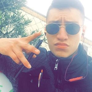 Meet your Posher, Efrain